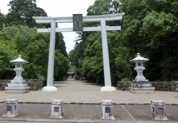 都農神社3 (400x277).jpg